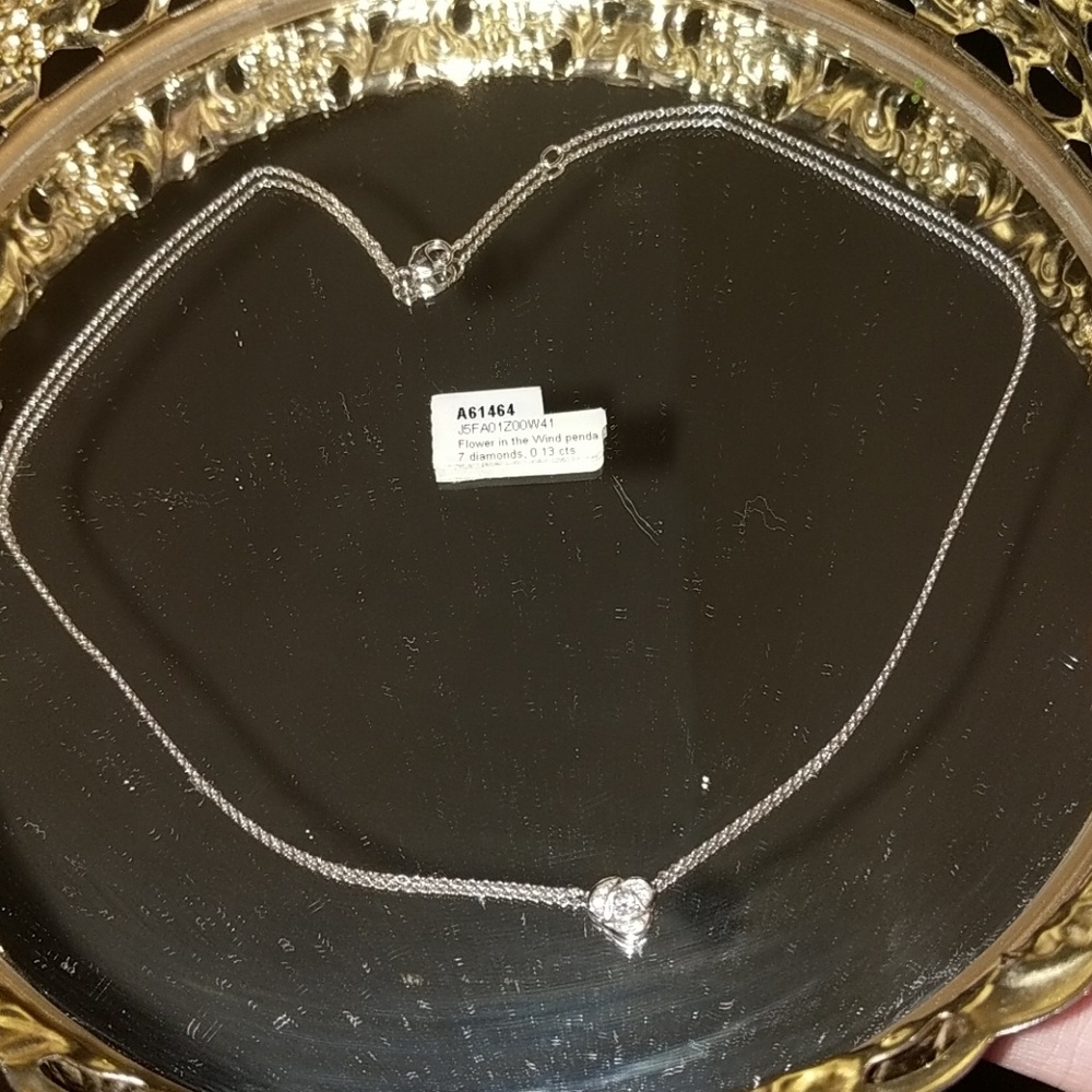 RESERVED TRADE @DPSLACHIC Diamond Flower Necklace